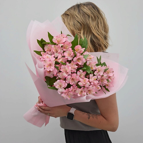 

FLOWERS DE LUXE БУТИК ЦВЕТОВ И ПОДАРКОВ Маленький букет с альстромерией, Маленький букет с альстромерией