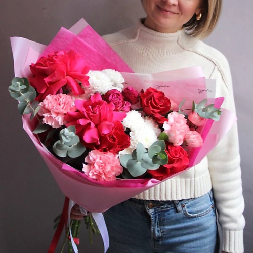 

РЯБИНА ЦВЕТОЧНАЯ МАСТЕРСКАЯ Букет пионовидных роз, гвоздик и хризантем, Букет пионовидных роз, гвоздик и хризантем