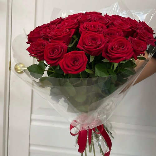 

FLOWERS DE LUXE БУТИК ЦВЕТОВ И ПОДАРКОВ Букет из 35 роз россия, Букет из 35 роз россия