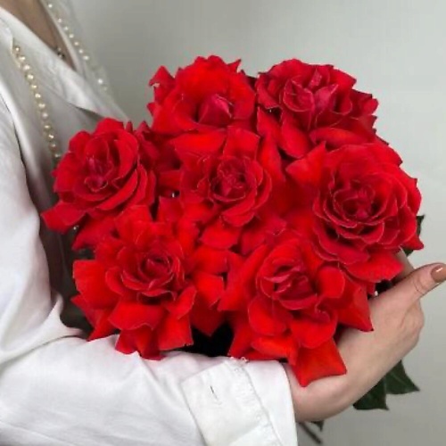 

FLOWERS DE LUXE БУТИК ЦВЕТОВ И ПОДАРКОВ Букет из красной фанцузкой розы Нина, Букет из красной фанцузкой розы Нина