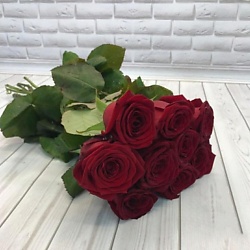 Розы красные 9 шт