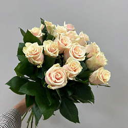 Кремовые розы