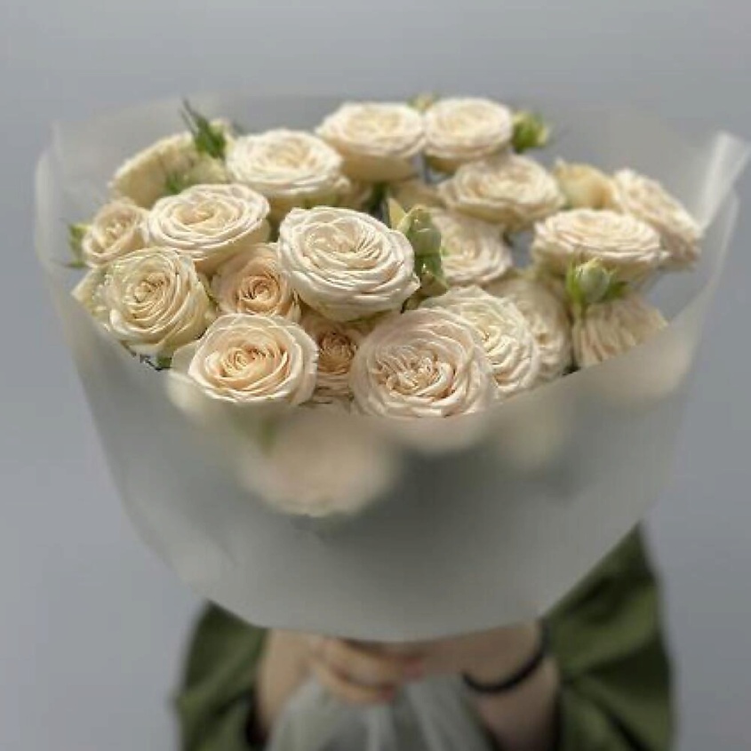 Изображение товара Букет из 7 кустовых роз от Chalet Green с аквабоксом и подкормкой