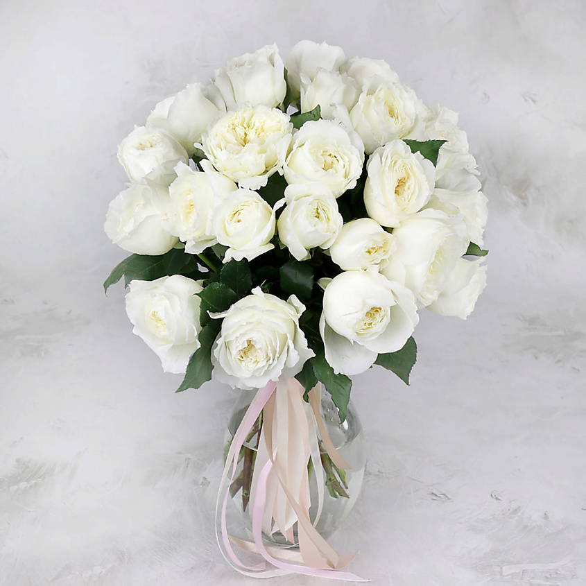 Изображение товара Букет из 25 белых пионовидных роз Александра в крафте - свежие цветы для подарка