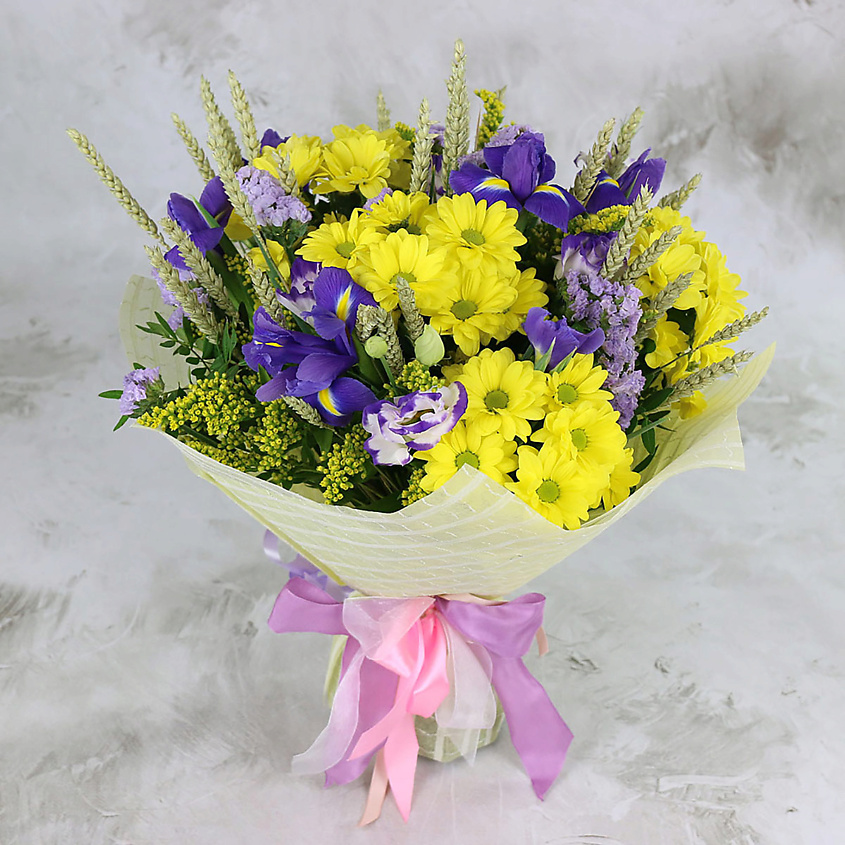 Изображение товара Букет из ирисов и кустовой хризантемы в упаковке - 1 шт.