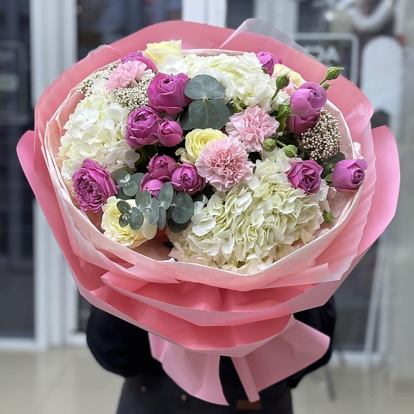 Изображение товара CHALET GREEN Букет с пионовидными розами 1 шт