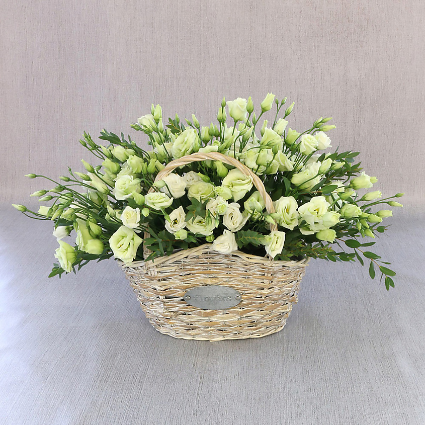 Изображение товара Букет из 21 белого лизиантуса в корзине для подарка и праздников
