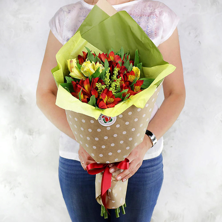 Изображение товара Букет из 7 альстромерий и капсов свежие живые цветы подарок