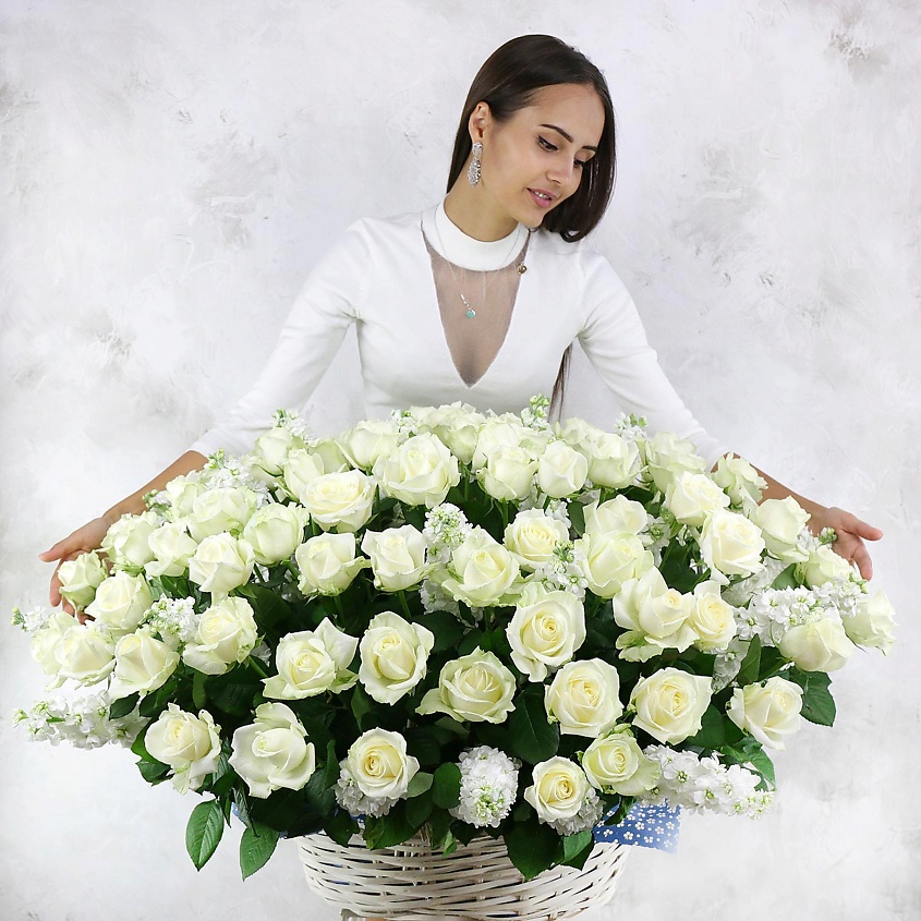 Изображение товара Букет из белых роз и маттиола с подпиткой Хризалом, 1 шт.