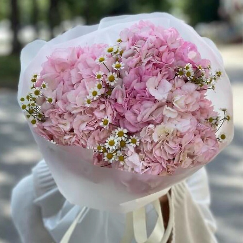 Изображение товара Букет с розовой гортензией и ромашкой от CHALET GREEN