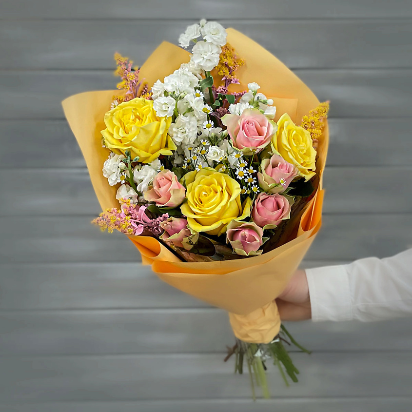 Изображение товара Букет из роз, маттиолы и солидаго - 1 шт. от Букет Маркет