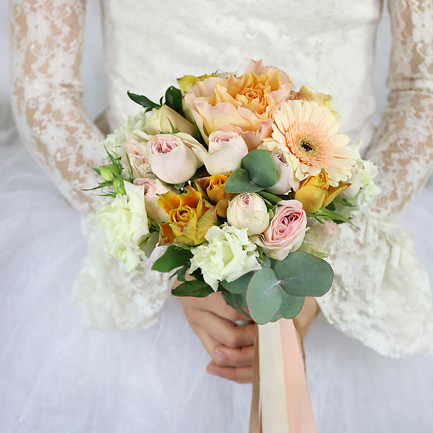 Изображение товара Букет невесты из гербер, роз и лизиантуса от Букет Маркет