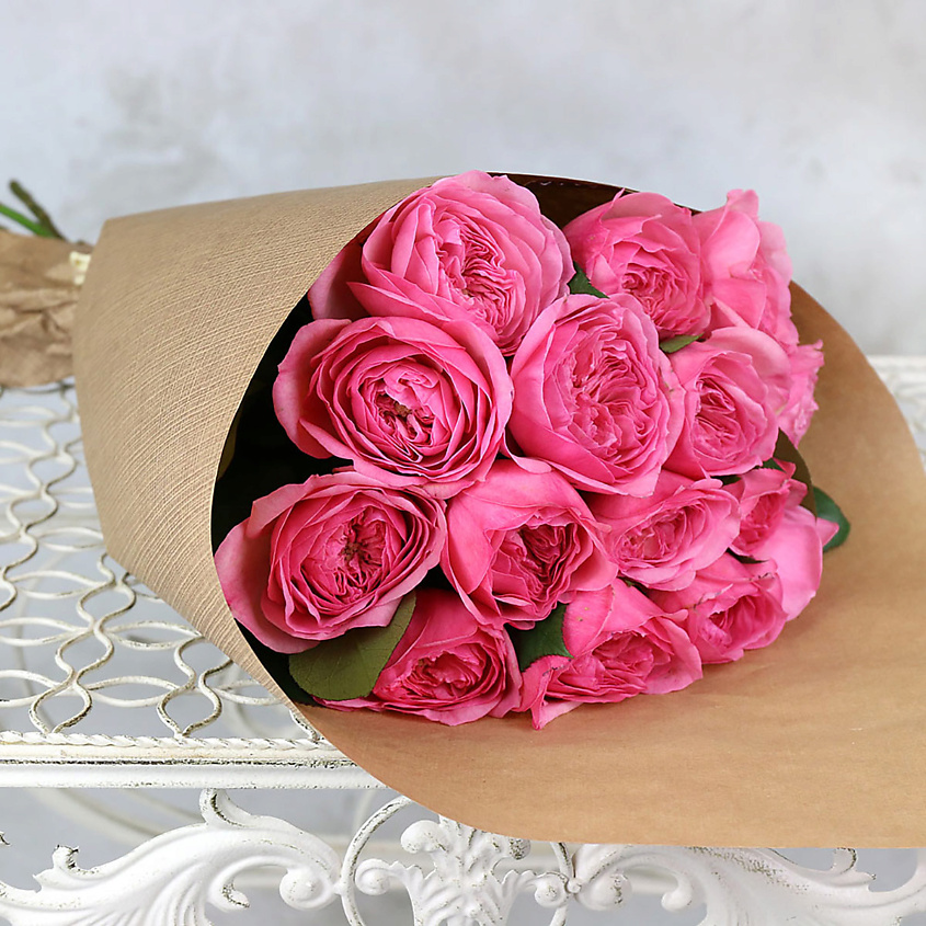 Изображение товара БУКЕТ МАРКЕТ ДАРИТЕ С УДОВОЛЬСТВИЕМ Букет из 15 розовых пионовидных роз в крафте, 1 шт.