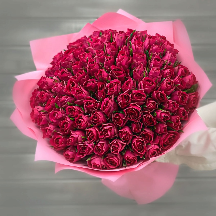 Изображение товара БУКЕТ МАРКЕТ ДАРИТЕ С УДОВОЛЬСТВИЕМ 75 малиновых роз в упаковке Кения 40 см., 1 шт.
