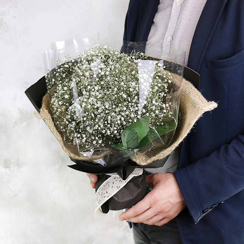 Изображение товара БУКЕТ МАРКЕТ ДАРИТЕ С УДОВОЛЬСТВИЕМ Букет из гипсофил и хоста в упаковке, 1 шт.