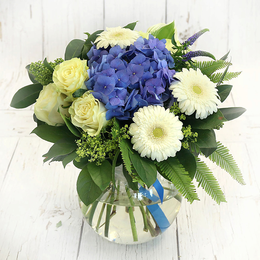 Изображение товара БУКЕТ МАРКЕТ ДАРИТЕ С УДОВОЛЬСТВИЕМ Букет из белых роз, гербер и гортензии, 1 шт.