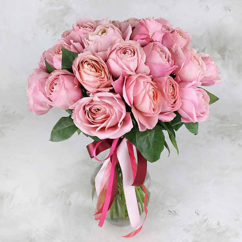 Изображение товара Букет из 25 розовых пионовидных роз в крафте с Хризалом