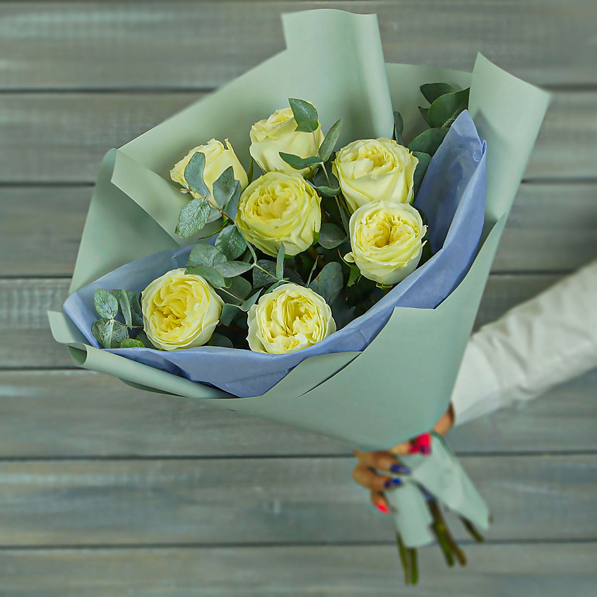 Изображение товара Букет из 7 бело-зеленых пионовидных роз для долгого цветения