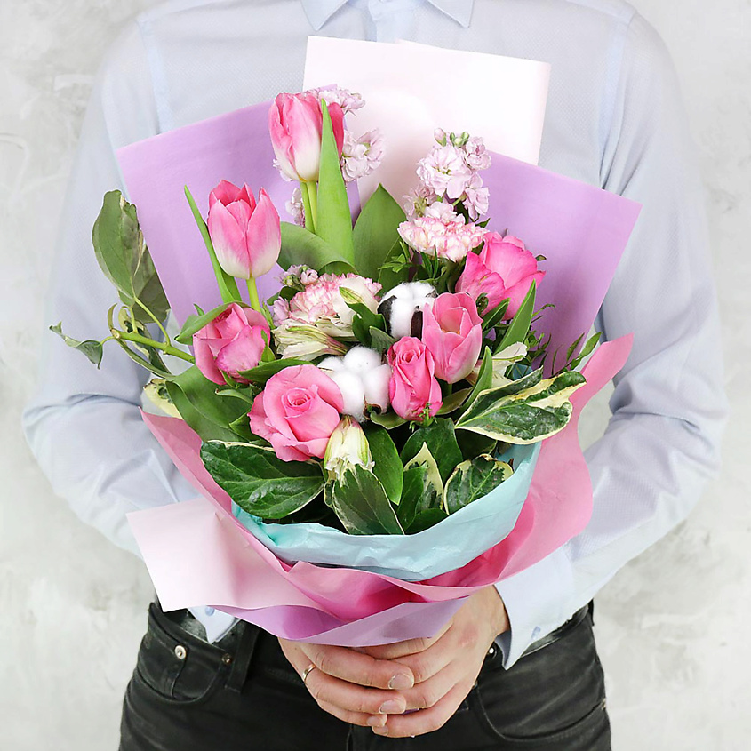 Изображение товара БУКЕТ МАРКЕТ ДАРИТЕ С УДОВОЛЬСТВИЕМ Букет из роз, гвоздик с хлопком и листьями, 1 шт.