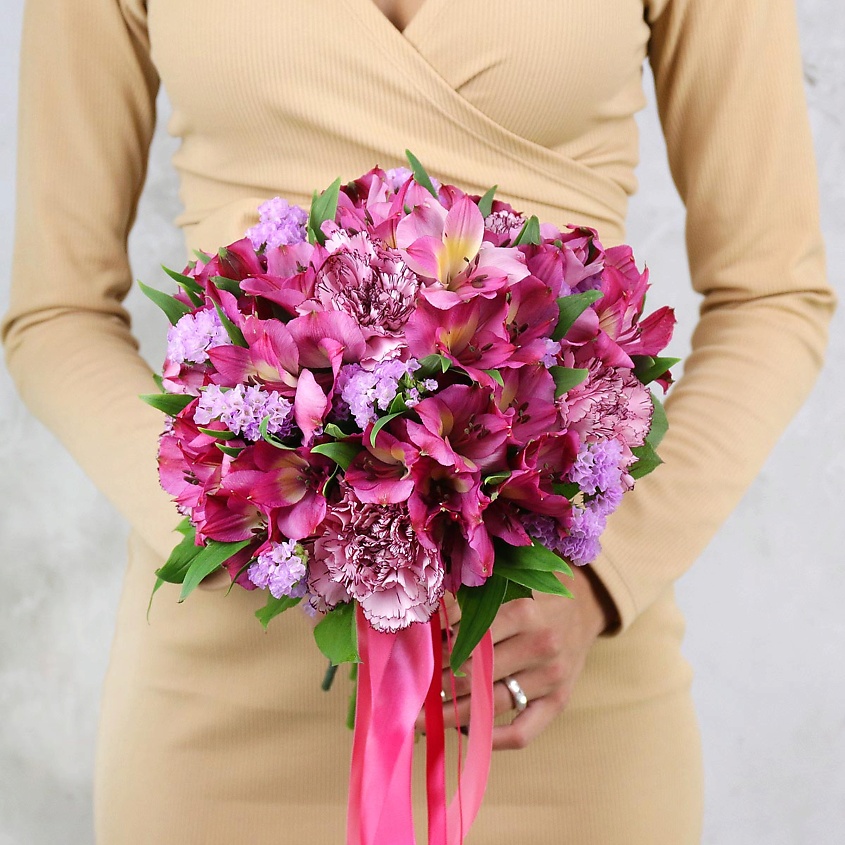 Изображение товара БУКЕТ МАРКЕТ ДАРИТЕ С УДОВОЛЬСТВИЕМ Букет из альстромерий, гвоздик и статицы, 1 шт.