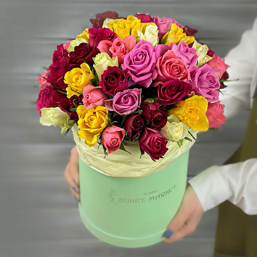 Изображение товара БУКЕТ МАРКЕТ ДАРИТЕ С УДОВОЛЬСТВИЕМ 51 разноцветная роза в шляпной коробке, Кения, 1 шт.