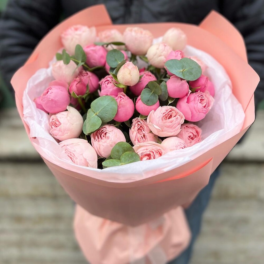 Изображение товара Букет живых цветов с розами и эвкалиптом от Chalet Green 1 шт.