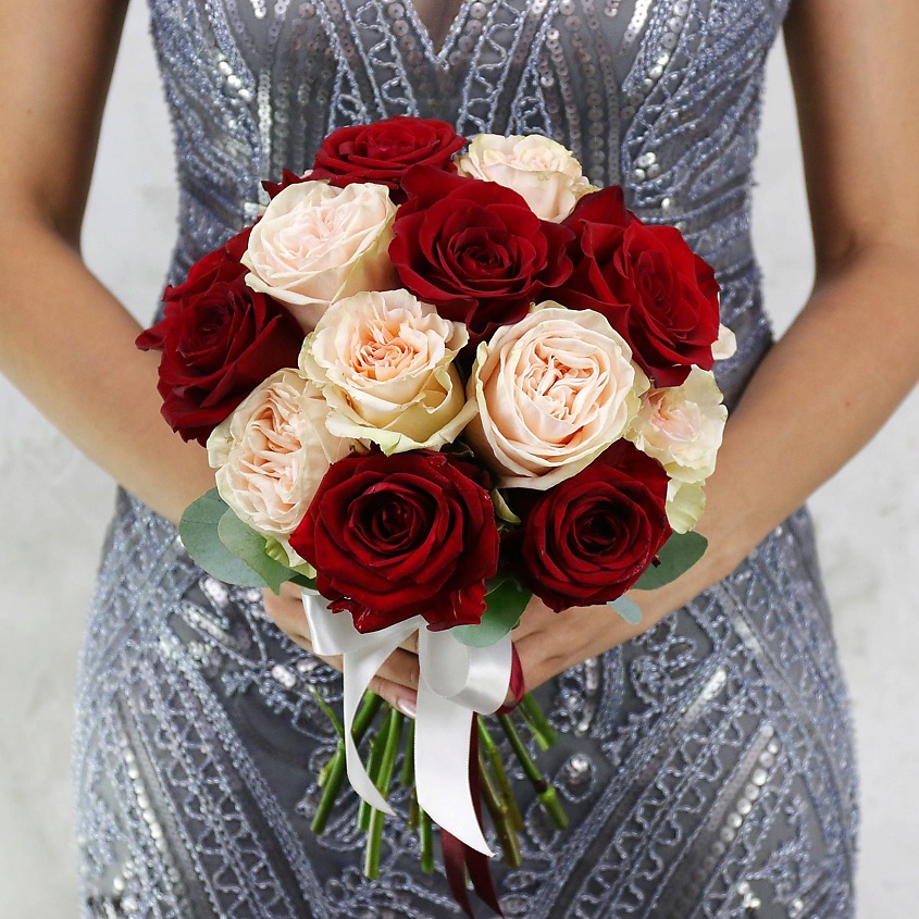 Изображение товара БУКЕТ МАРКЕТ ДАРИТЕ С УДОВОЛЬСТВИЕМ Букет из роз и эвкалипта, 1 шт.