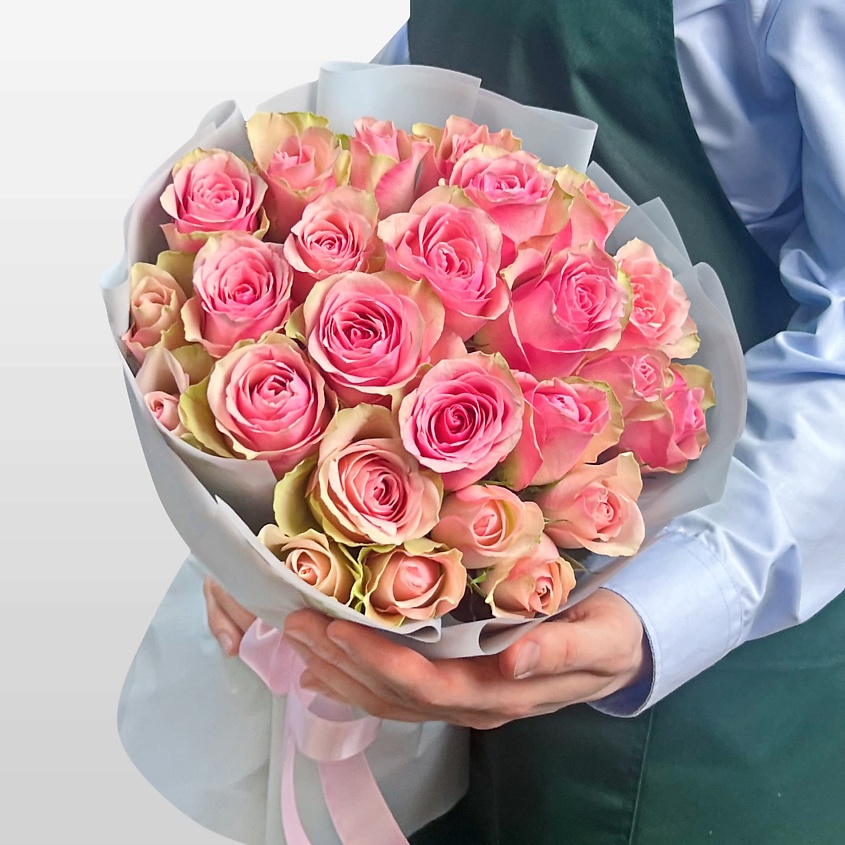 Изображение товара STUDIO FLORISTIC Букет из розовых Роз Кения 60 см 25 шт «Танец Фей», Розовый