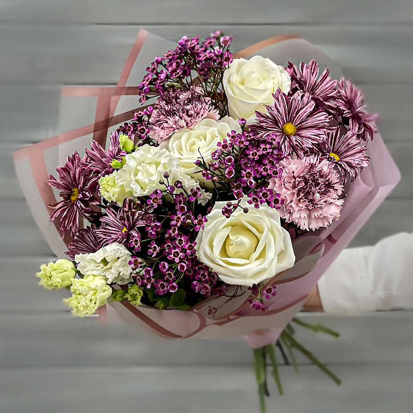 Изображение товара БУКЕТ МАРКЕТ ДАРИТЕ С УДОВОЛЬСТВИЕМ Букет из хризантем, роз и хамелациума, 1 шт.