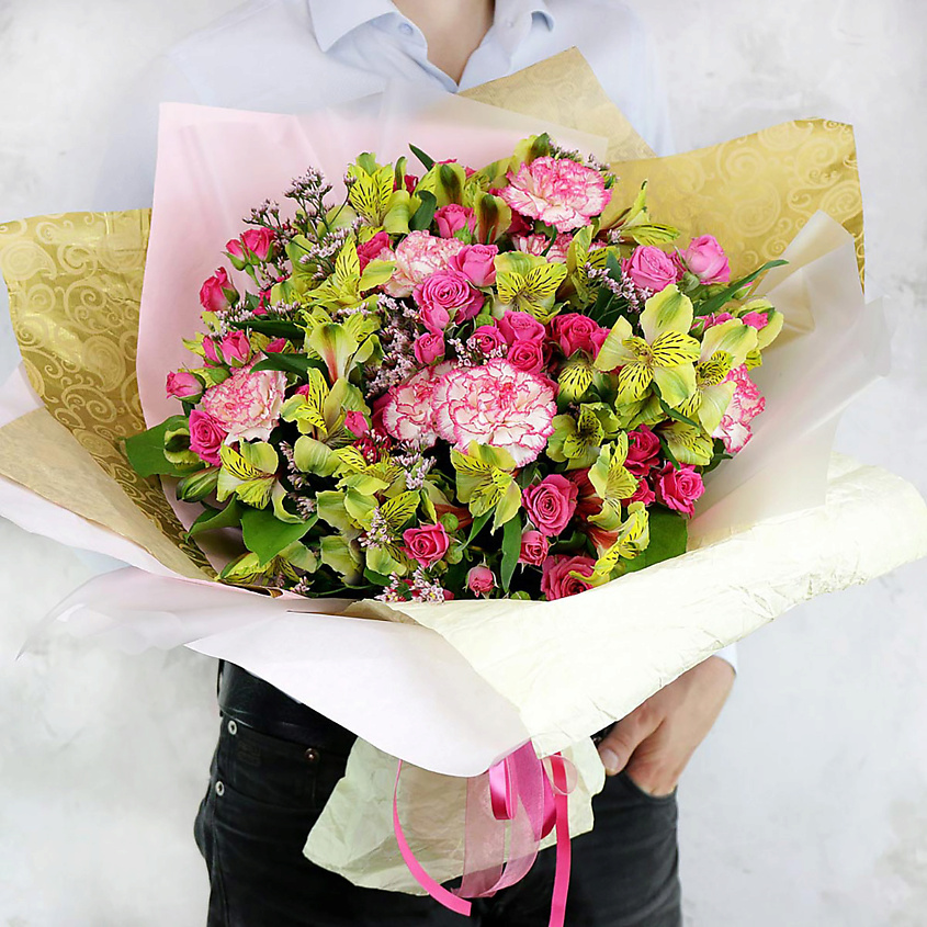 Изображение товара БУКЕТ МАРКЕТ ДАРИТЕ С УДОВОЛЬСТВИЕМ Оригинальный букет из кустовых роз, альстромерий и гвоздик, 1 шт.