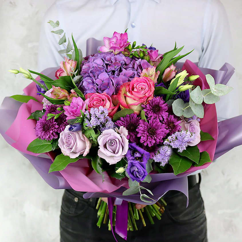Изображение товара Постоянно свежий букет из гортензии, роз, хризантем и фрезий, 1 шт.