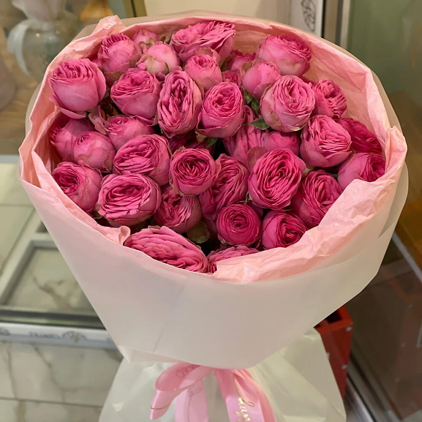 Изображение товара CHALET GREEN Букет из 9 кустовых пионовидных роз