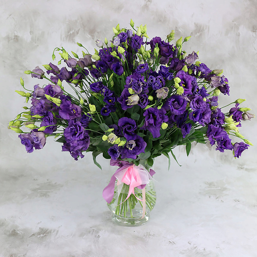 Изображение товара Букет из 51 фиолетового лизиантуса для любого торжества
