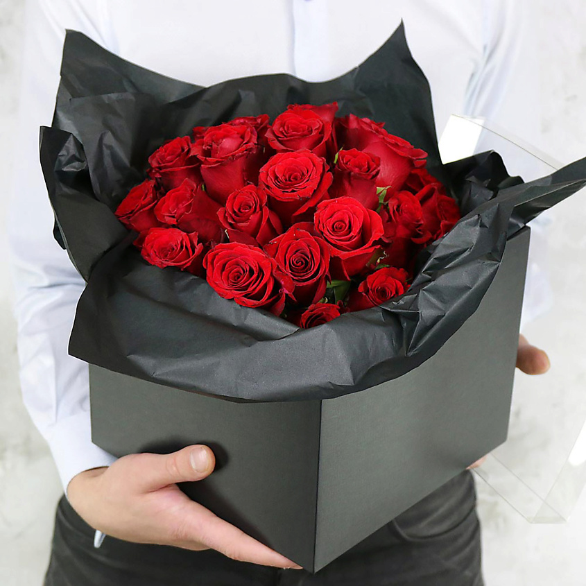 Изображение товара Букет 35 роз в подарочной коробке из Кении - свежие и долговечные цветы