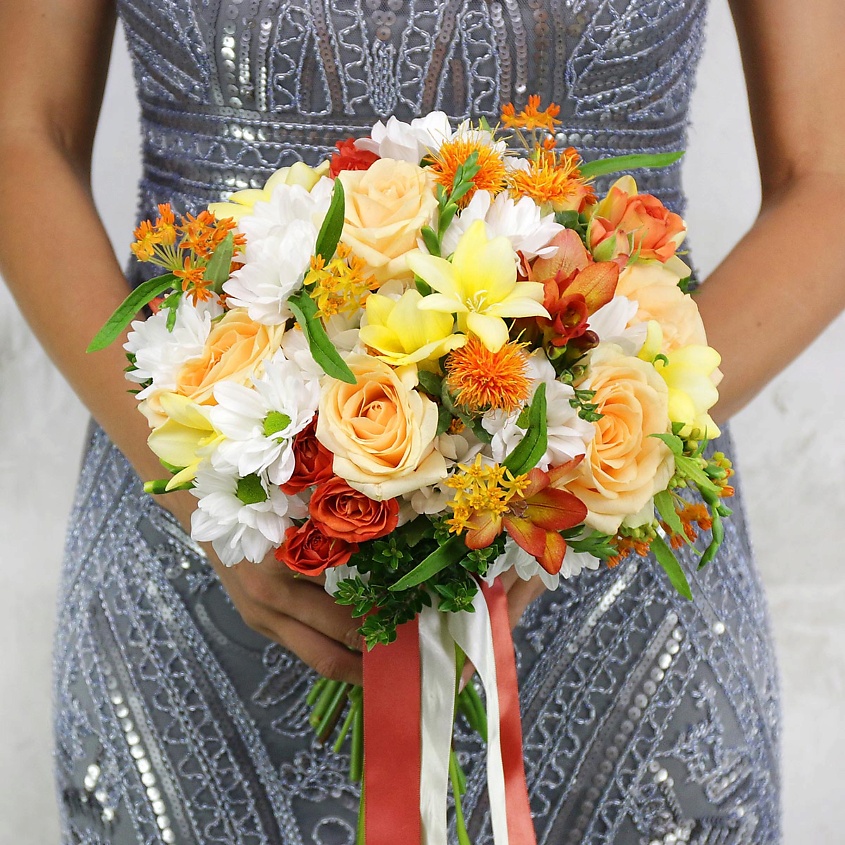 Изображение товара Букет из роз, хризантем и фрезий для особых случаев 6009 руб