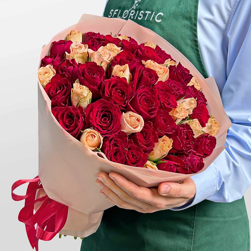 Изображение товара STUDIO FLORISTIC Букет из малиновых и кремовых Роз Кения 40 см 51 шт «Краски Заката», Бежевый