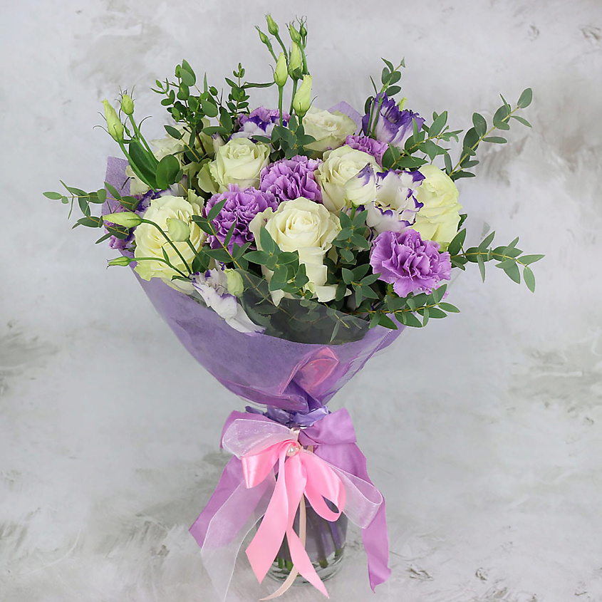 Изображение товара Букет из белых роз с лунной гвоздикой в упаковке