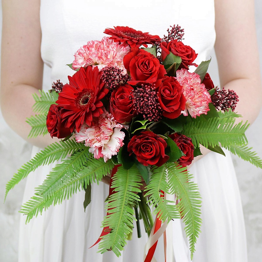 Изображение товара Праздничный букет невесты из роз, гербер, гвоздик и папоротника букет Маркет