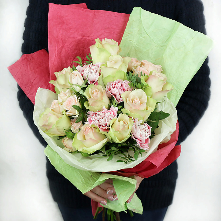 Изображение товара БУКЕТ МАРКЕТ ДАРИТЕ С УДОВОЛЬСТВИЕМ Оригинальный букет из роз и гвоздики, 1 шт.