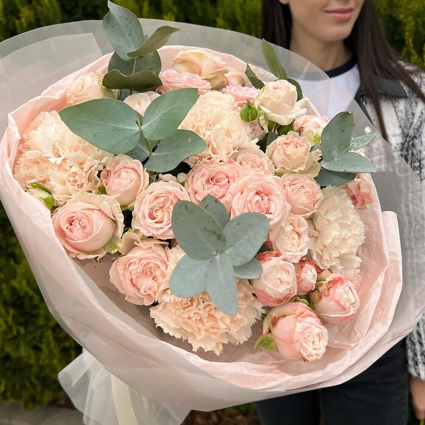 Изображение товара Букет из кустовой пион розы диантуса и эвкалипта Chalet Green 1 шт