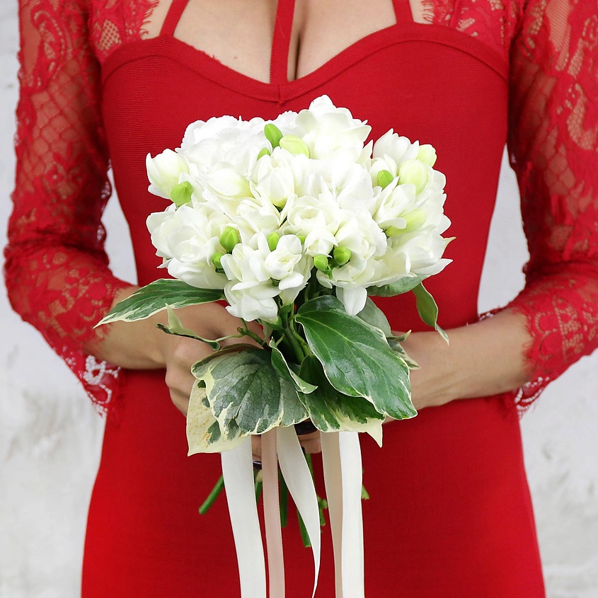 Изображение товара БУКЕТ МАРКЕТ ДАРИТЕ С УДОВОЛЬСТВИЕМ Букет из фрезий и гортензии, 1 шт.