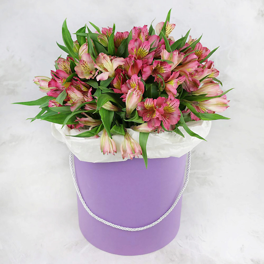 Изображение товара Композиция из 25 розовых альстромерий в шляпной коробке - красивый подарок для любого праздника