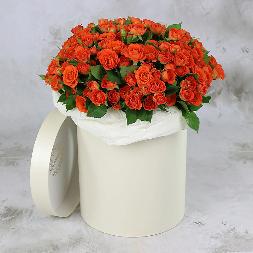 Изображение товара Оранжевый букет из 51 кустовой розы в шляпной коробке для подарка