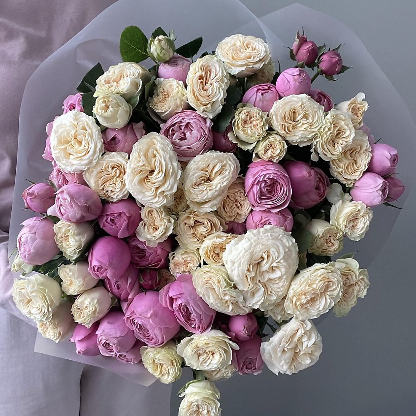 Изображение товара Букет из пионов и кустовых роз Chalet Green 25 шт свежие цветы