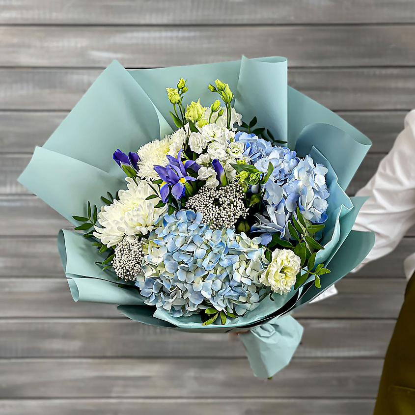 Изображение товара БУКЕТ МАРКЕТ ДАРИТЕ С УДОВОЛЬСТВИЕМ Букет из гортензий, хризантем и ирисов, 1 шт.