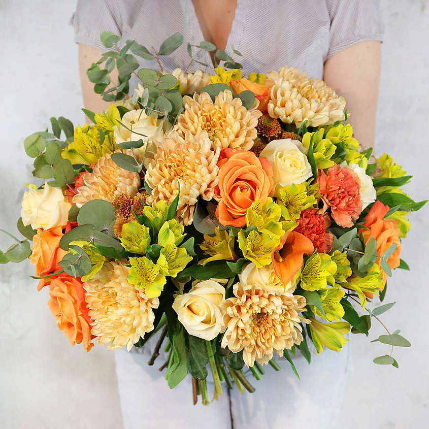 Изображение товара Бизнес букет из роз, хризантем и гвоздик для офисных мероприятий