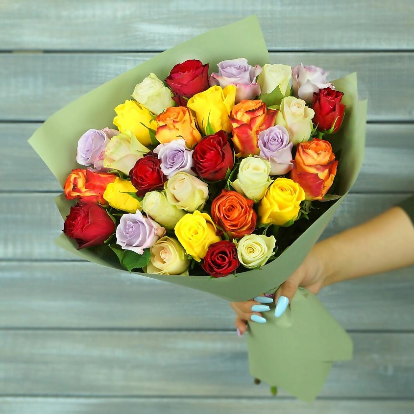 Изображение товара БУКЕТ МАРКЕТ ДАРИТЕ С УДОВОЛЬСТВИЕМ Букет из 31 разноцветных роз Кения 40 см., 1 шт.