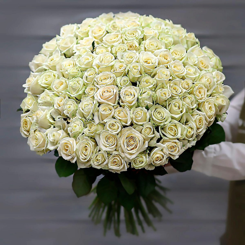 Изображение товара Букет из 101 белой розы с лентой 60 см для любых случаев