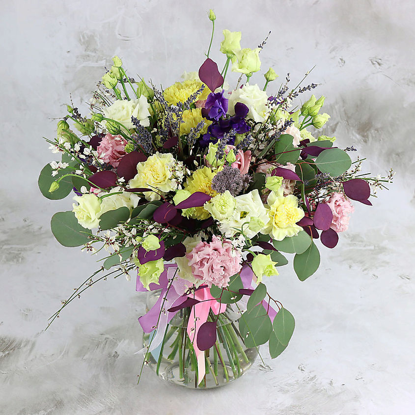 Изображение товара Букет из гвоздики, лизиантуса и лаванды свежие цветы 1 шт