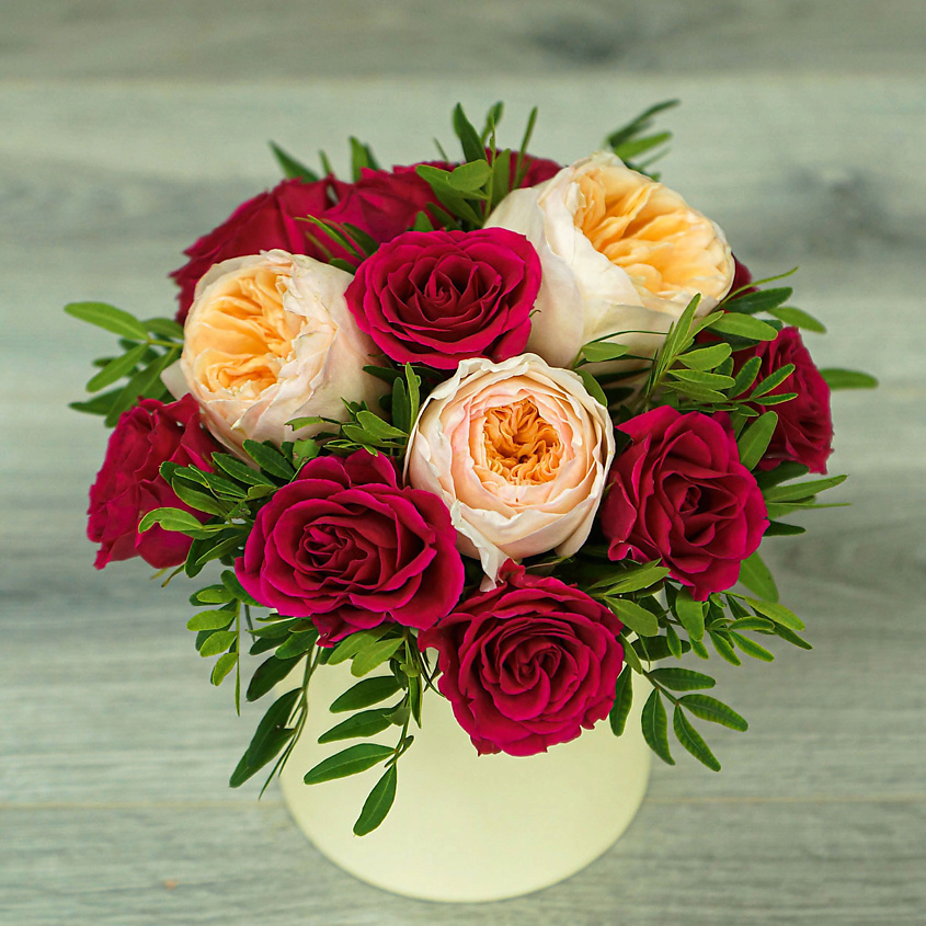 Изображение товара Букет Пионовидные розы в шляпной коробке